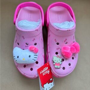NWT Crocs Hello Kitty Bae Clog w All Over Character Print & Exclusive Jibbitz 9